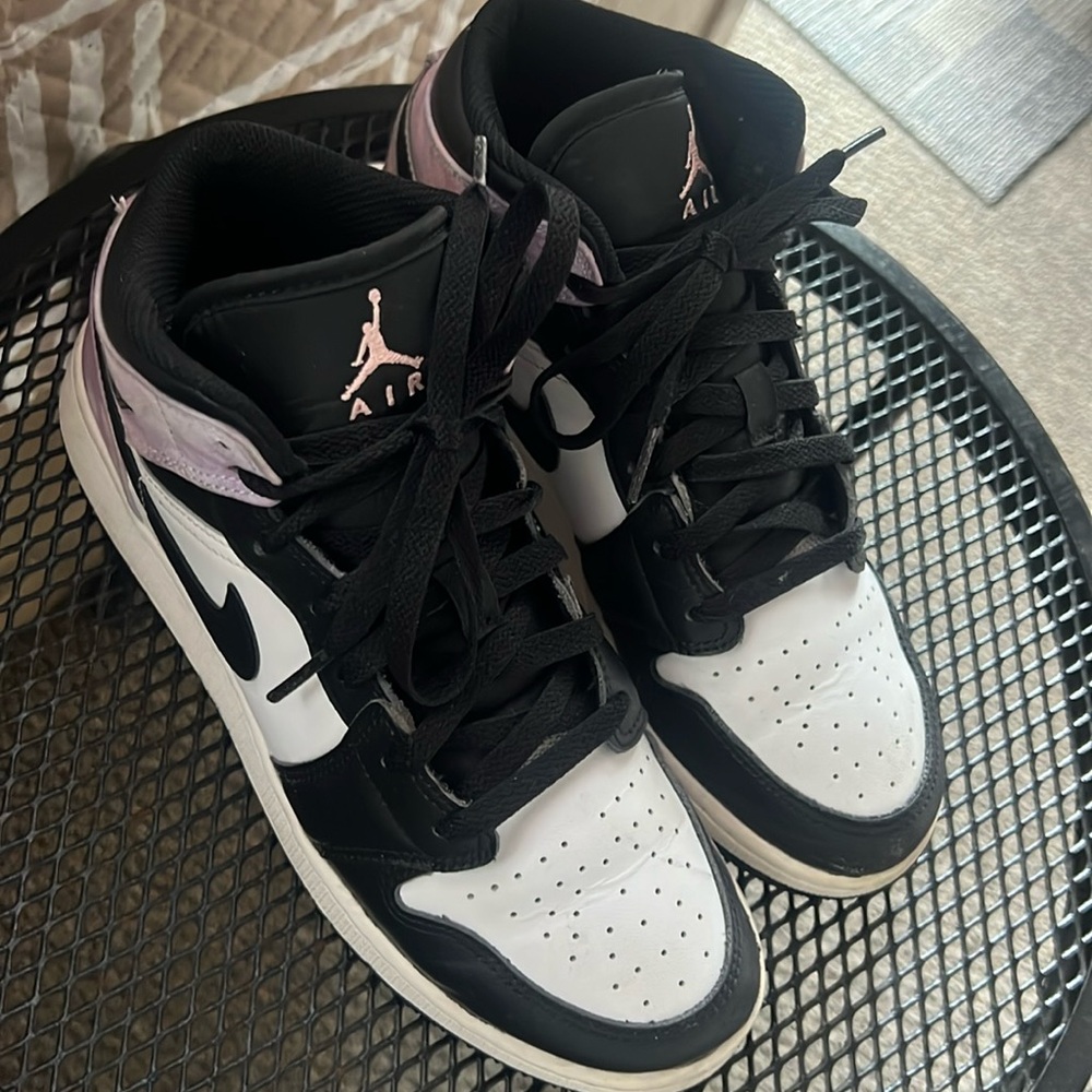 AIR JORDAN 1 MID